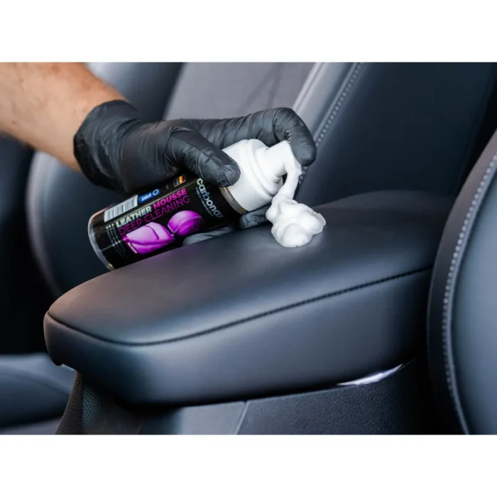 carbonax-leather-mousse-apply-foam-633ae4971fee0