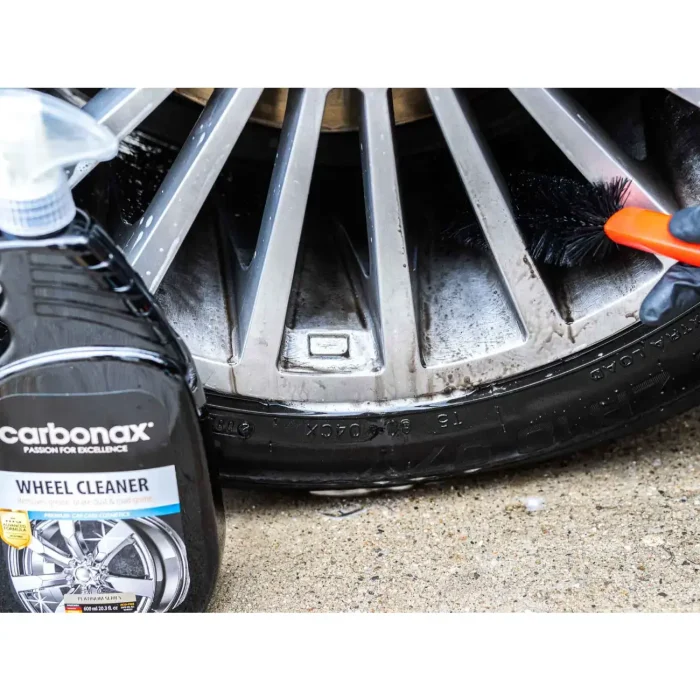 carbonax-wheel-cleaner-cleaning-6177d382b43ba